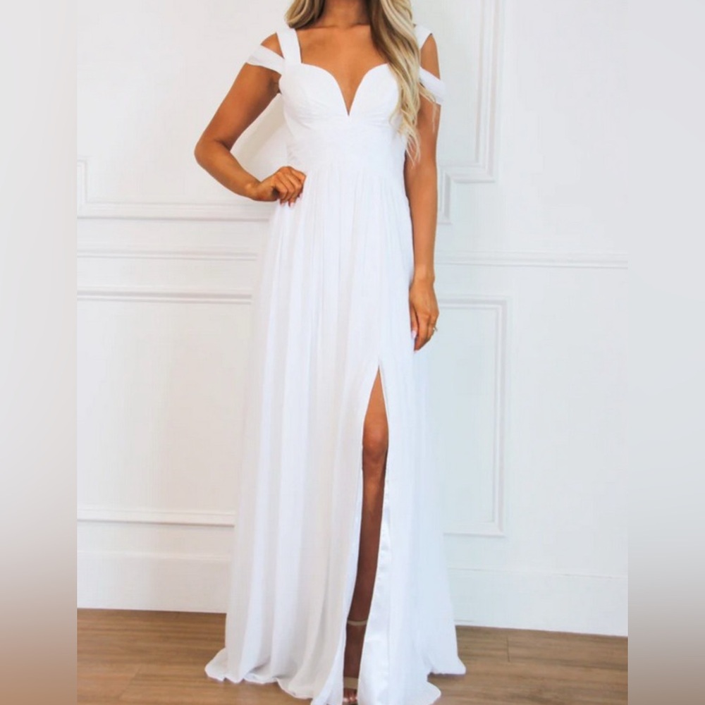 Elegant White Maxi Dress